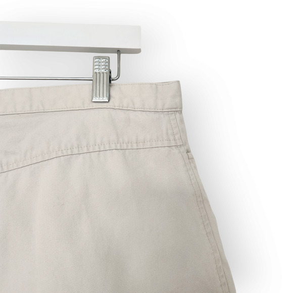 Vintage Dockers High Waisted Khaki Shorts 16 - Picture 6 of 7